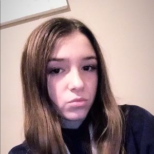 Meet your Posher, Chloe